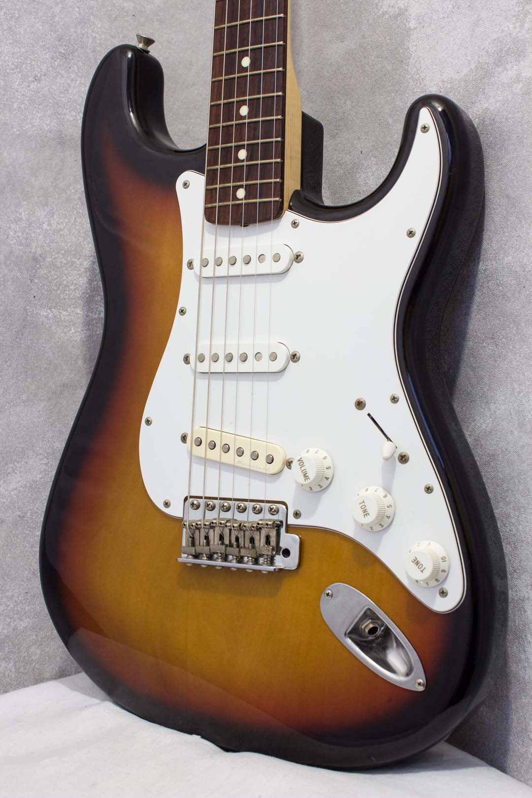 Fender Japan Standard Stratocaster ST43 Sunburst 2003