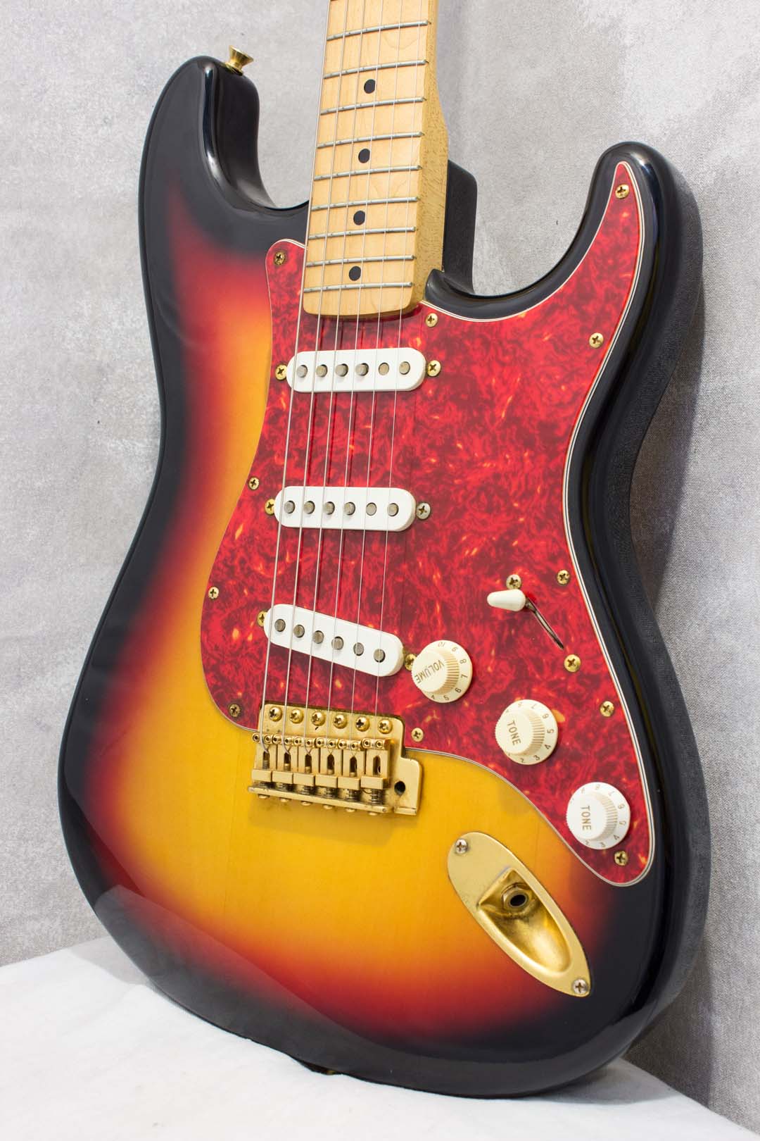 Fender Japan '71 Stratocaster ST71-85TX Sunburst 2000