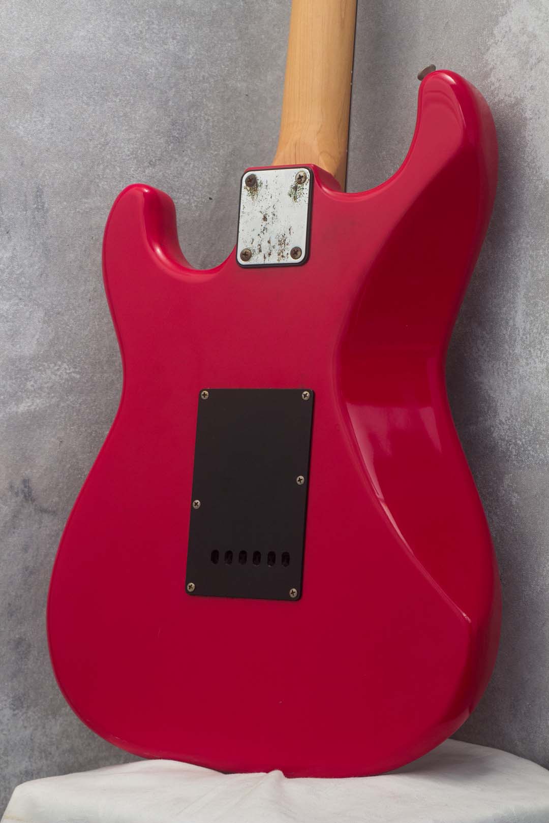 Squier MIJ Stratocaster SST331 Torino Red 1985