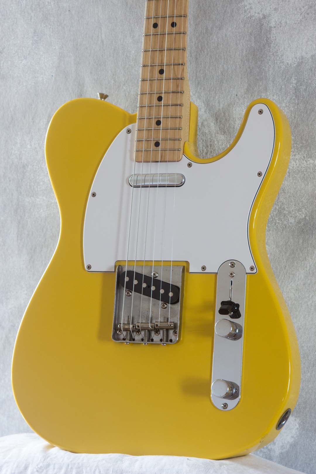 Fender Japan '71 Telecaster TL71-58 Rebel Yellow 2004