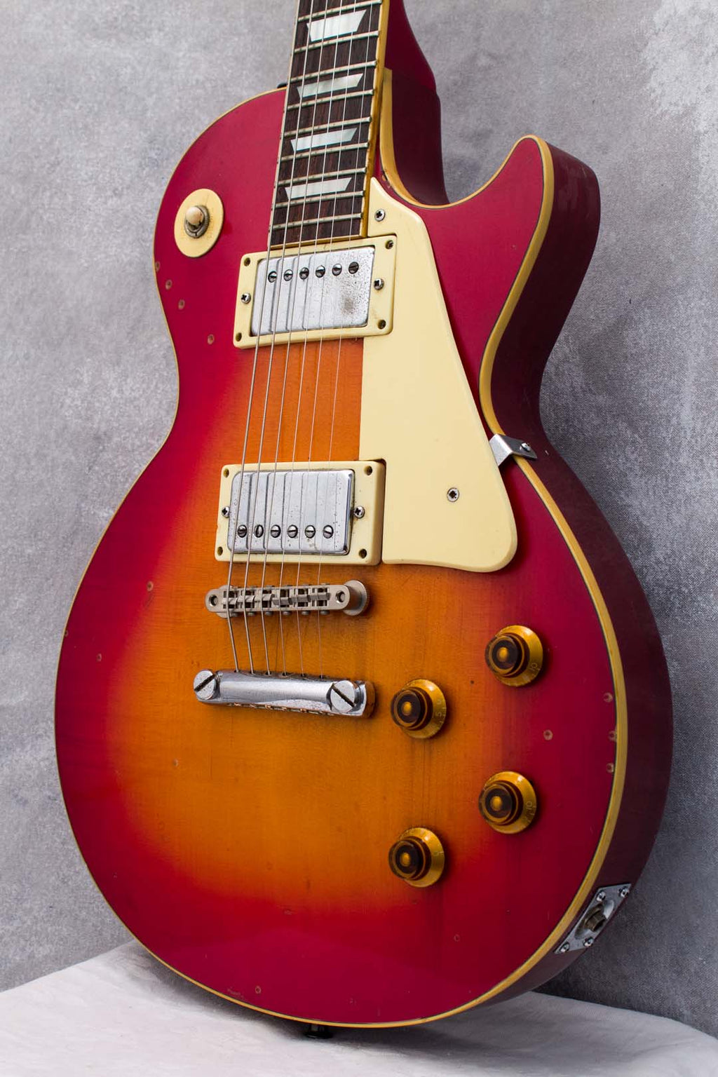 Yamaha SL800 Studio Lord Red Sunburst 1976